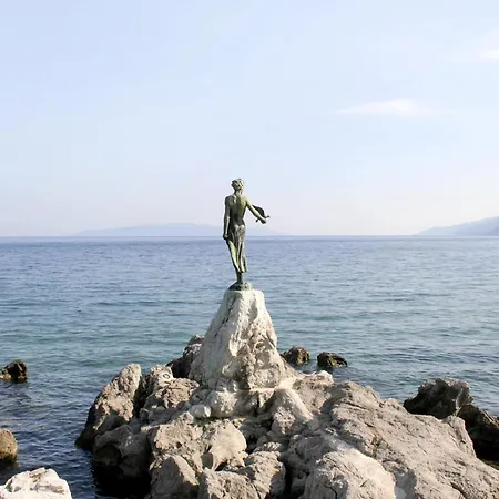 With A Parking Space - 23861 Lejlighed Opatija